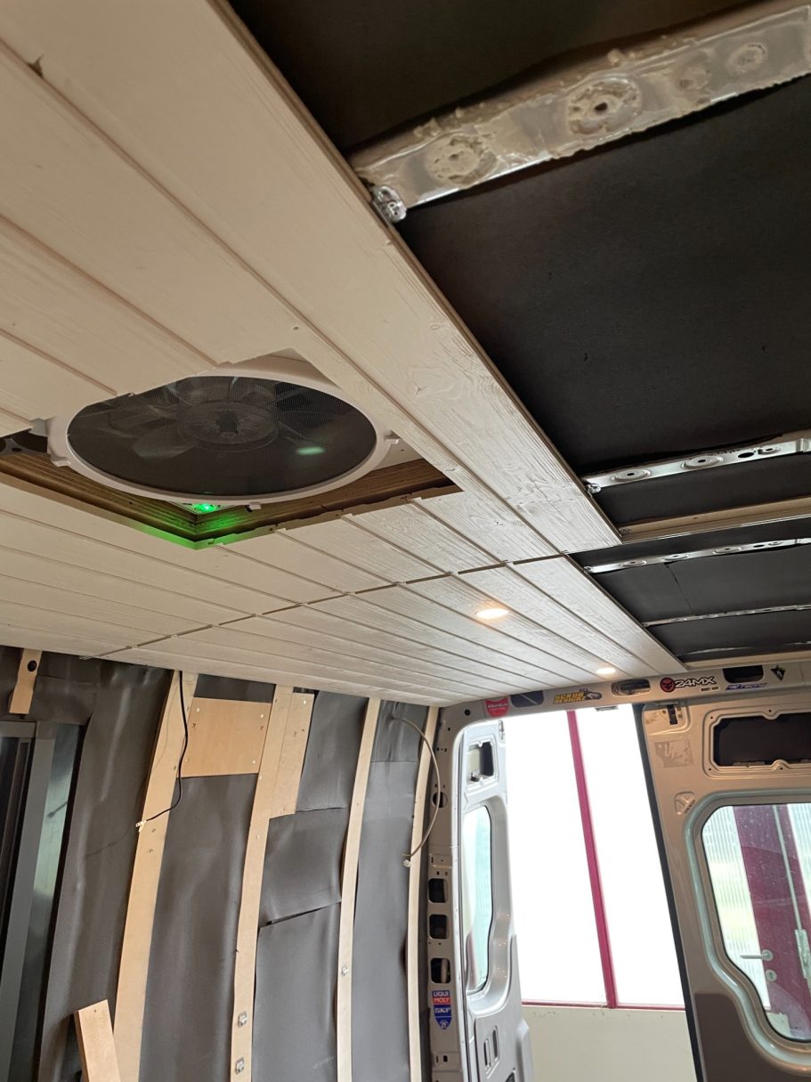 Camper Ausbau der Verkleidung